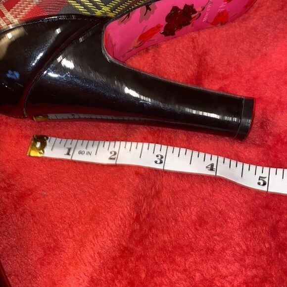 Betsy Johnson plaid heels   - Picture 4 of 5